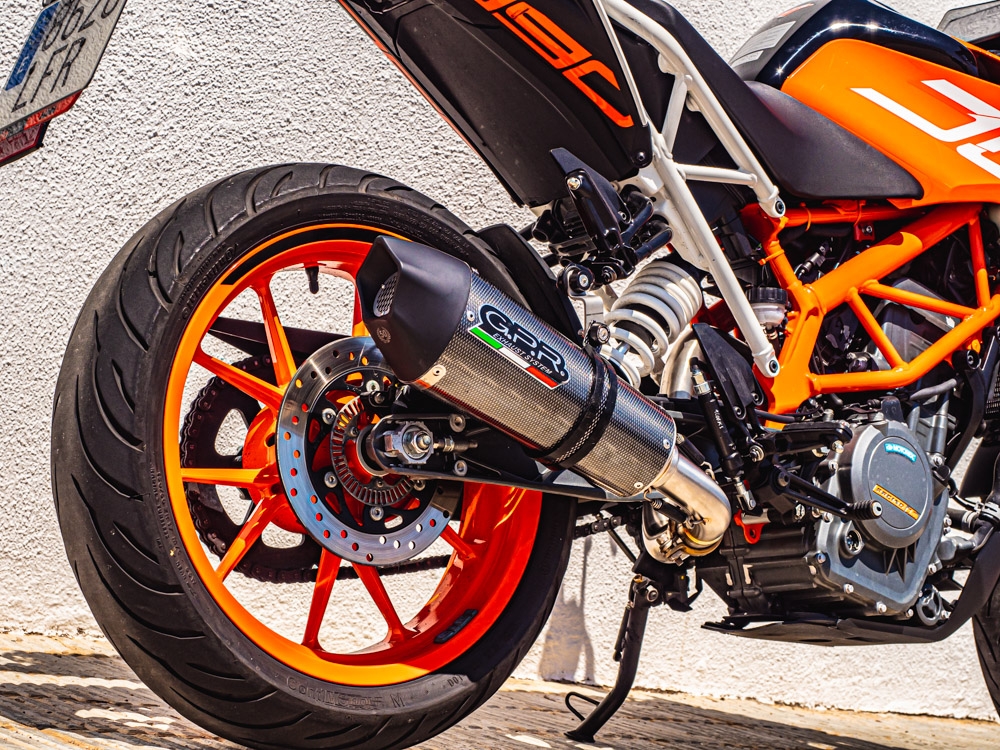 GPR exhaust compatible with  Ktm Duke 250 2017-2020, GP Evo4 Poppy, Homologated legal slip-on exhaust including removable db killer and link pipe 